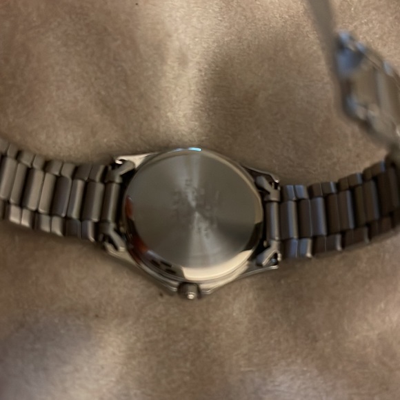 **SOLD ELSEWHERE** Casio - (Quartz) Silver Watch w/ Black Face - Picture 6 of 12